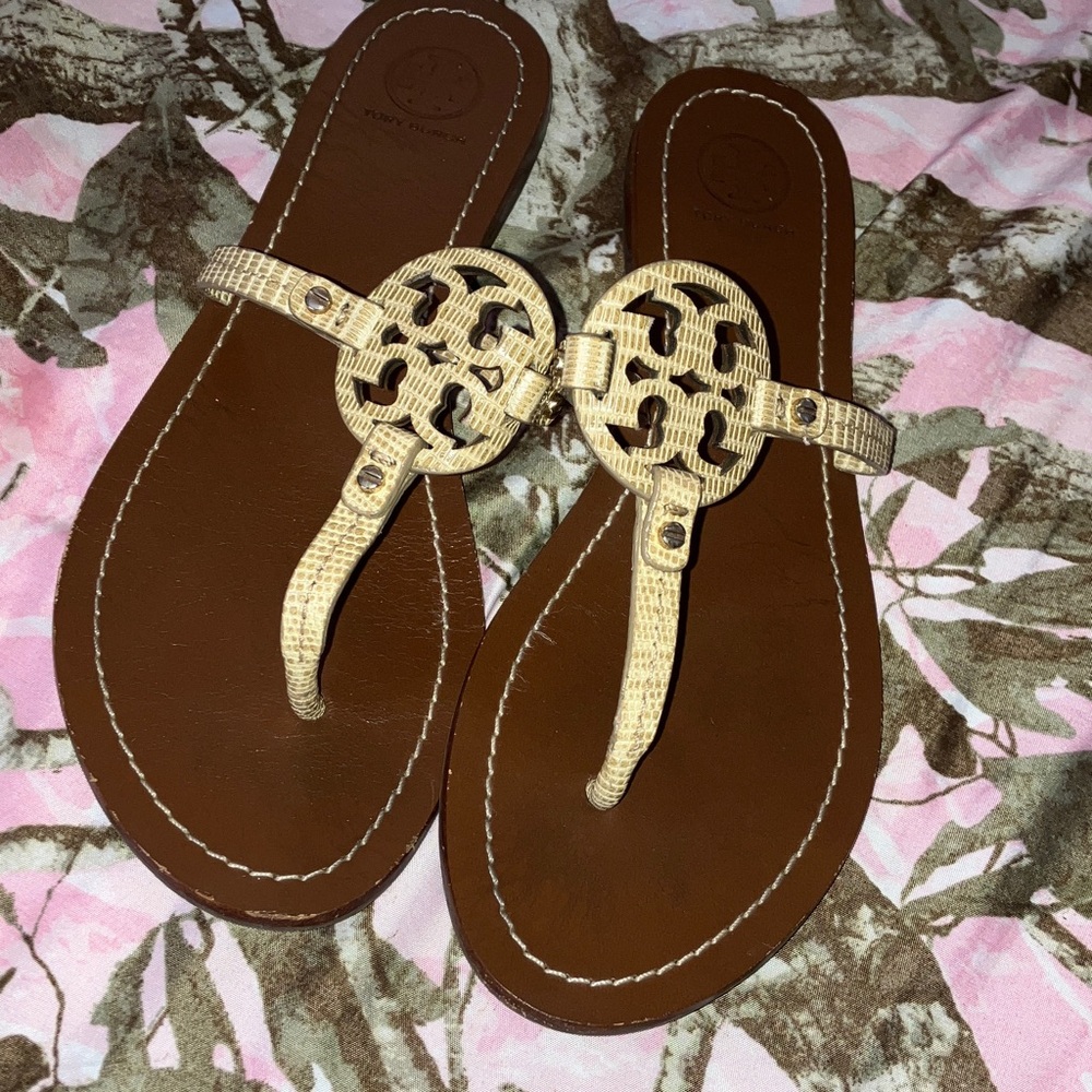 Tory Burch Brown Leather-Look Flip Sandals with Beige Woven Medallion Accent